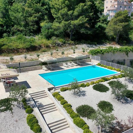 Malo More Resort Arbanija Exterior photo