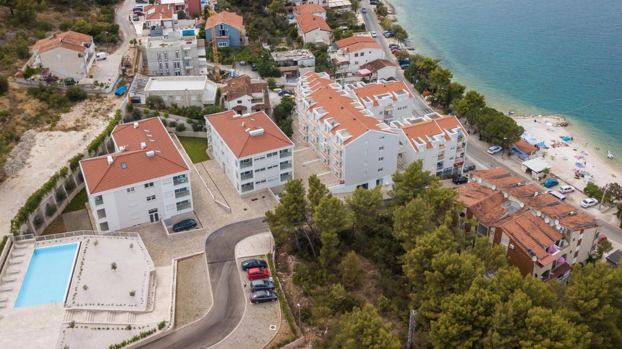 Malo More Resort Arbanija Exterior photo
