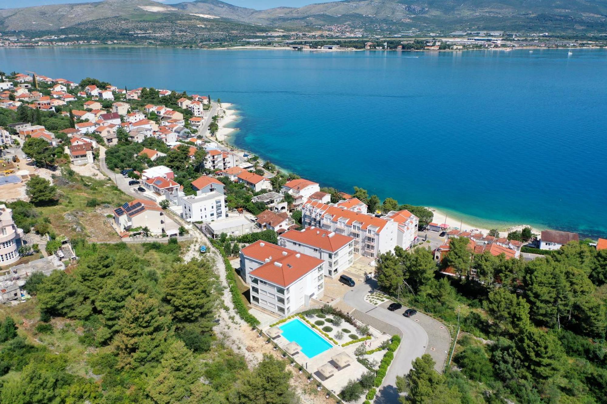 Malo More Resort Arbanija Exterior photo